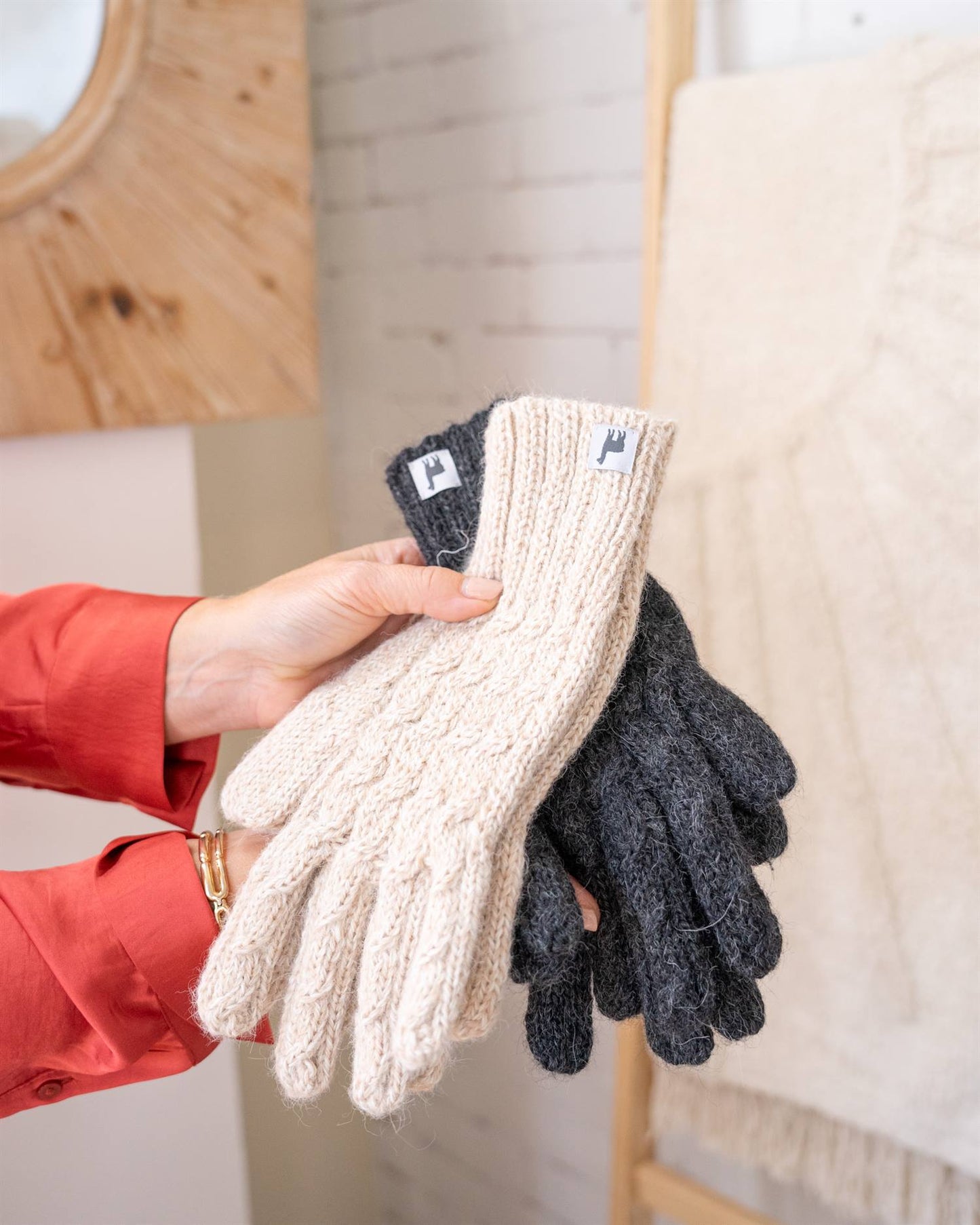 Alpaca Wool Gloves (2 colours)