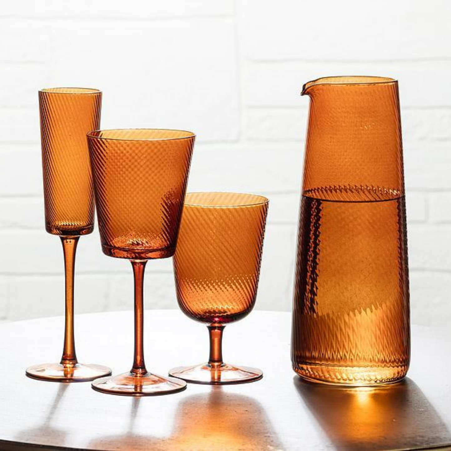 Optic Swirl Wine Glass - Amber