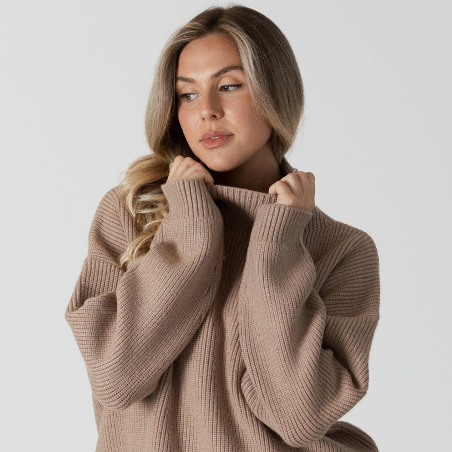 Evolet Mockneck Sweater - Caramel