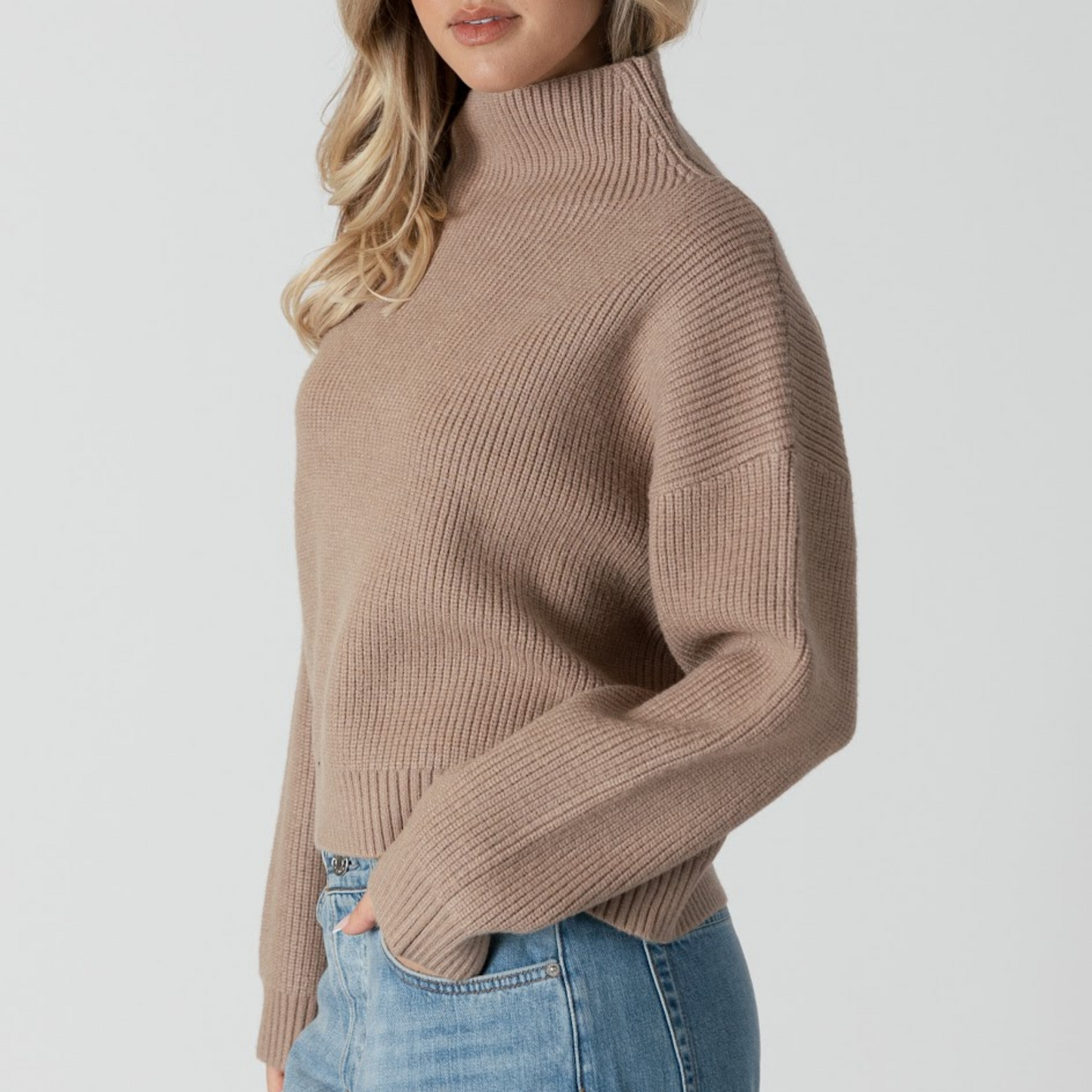 Evolet Mockneck Sweater - Caramel